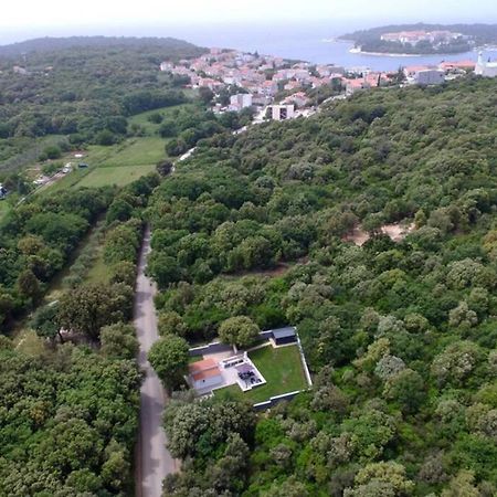 Apartment In Park Forest Soline Near The Sea بيشكانا أوفالا المظهر الخارجي الصورة
