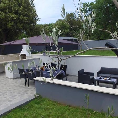 Apartment In Park Forest Soline Near The Sea بيشكانا أوفالا المظهر الخارجي الصورة