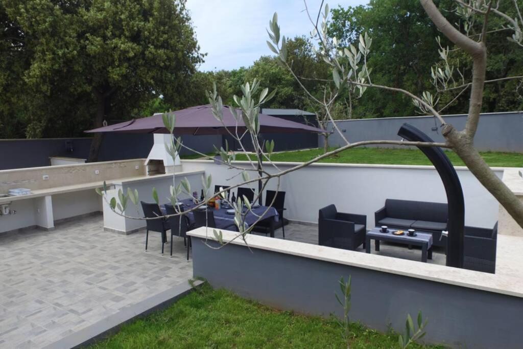 Apartment In Park Forest Soline Near The Sea بيشكانا أوفالا المظهر الخارجي الصورة