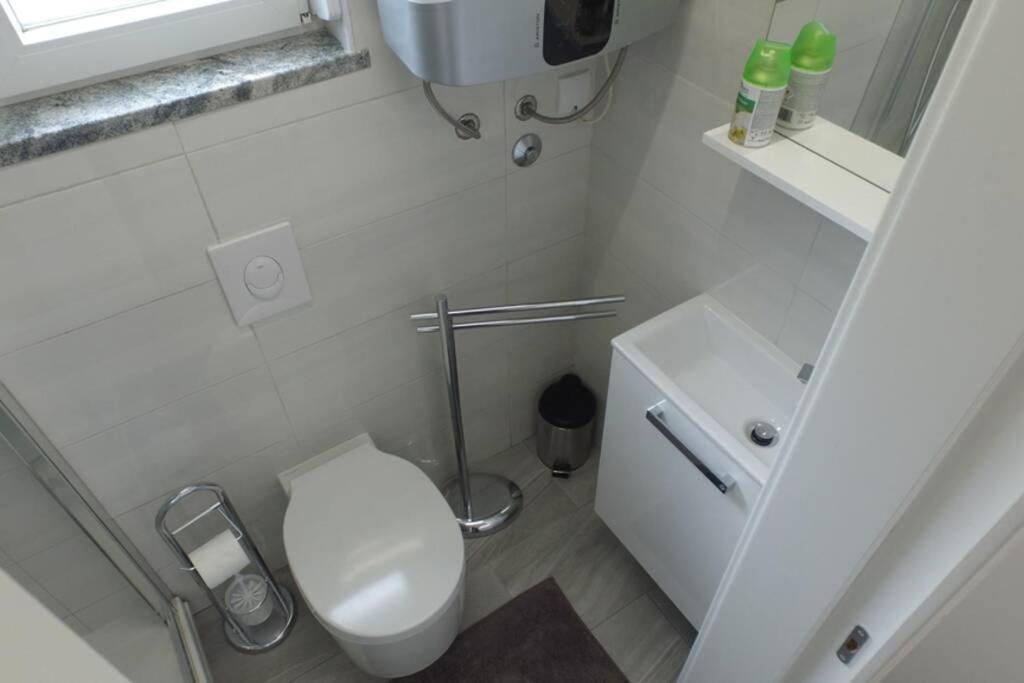 Apartment In Park Forest Soline Near The Sea بيشكانا أوفالا المظهر الخارجي الصورة